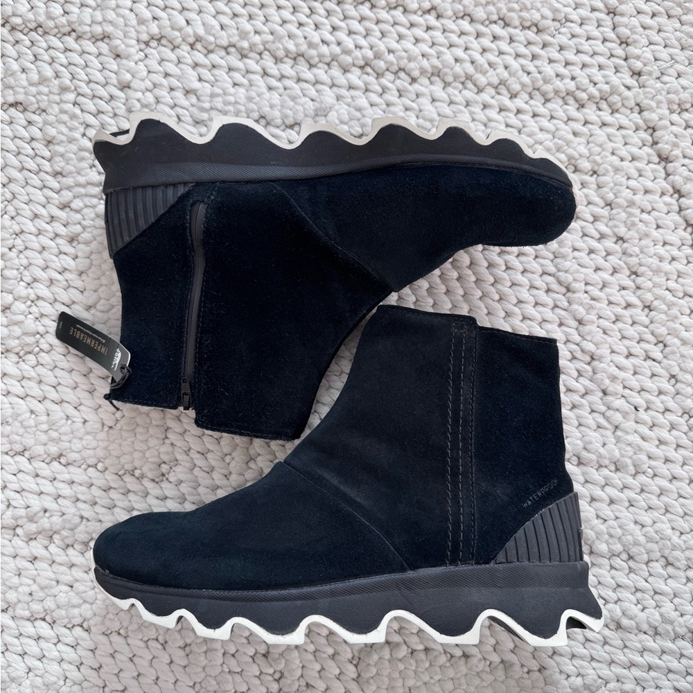 Sorel Black Kinetic Ankle Boots